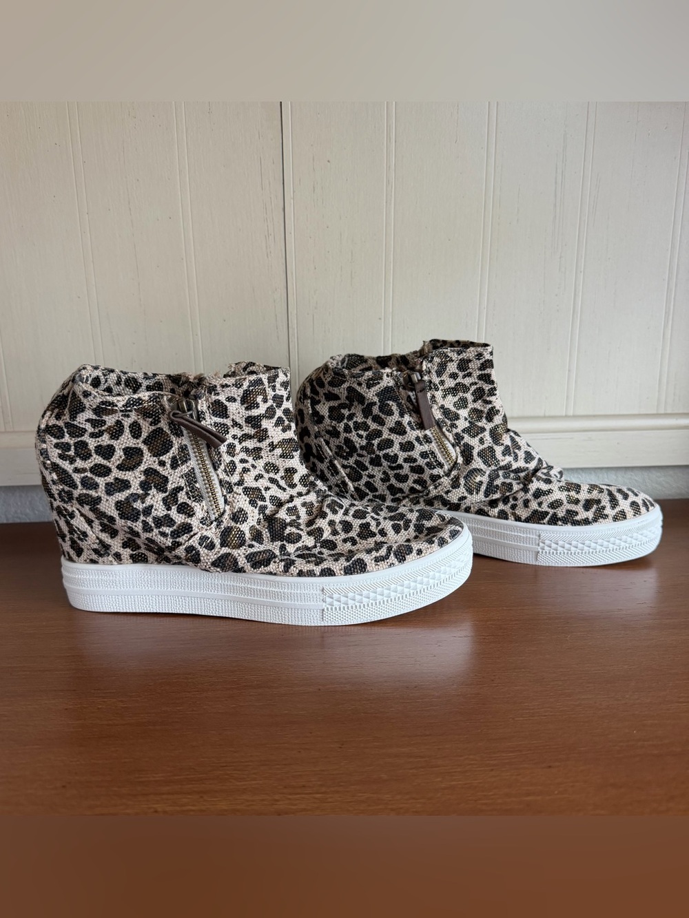 Women’s 10 Leopard Print Hidden Wedge Platform Sneakers Indie Sleaze Glam Rock